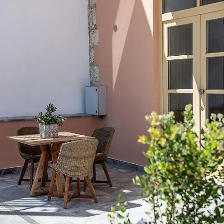 Avra Apartments Kolymbari Harbour Buitenkant foto