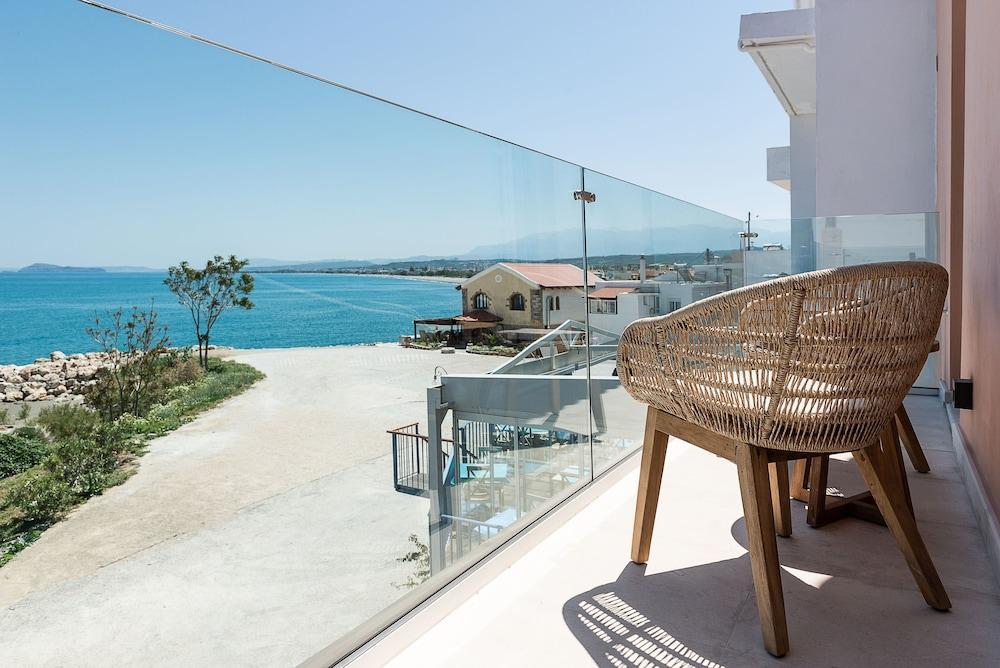Apartament Avra Harbour